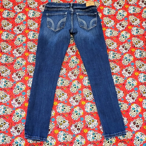 Hollister Skinny Jeans - Picture 2 of 4
